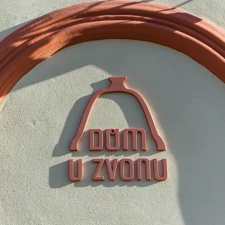 U Zvonu شقة