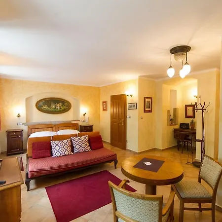 Apartment U Zvonu