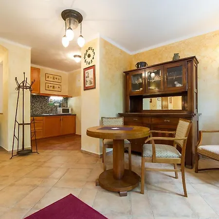 U Zvonu Apartment *