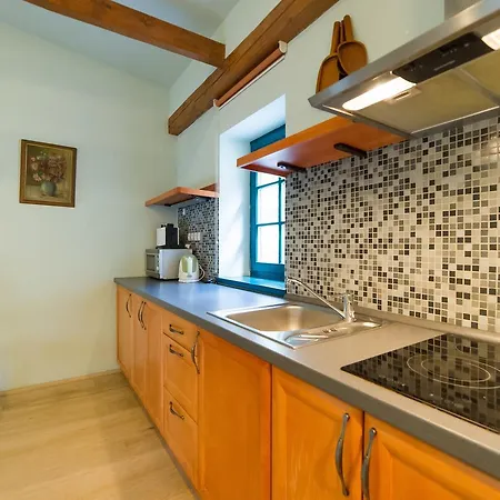 Apartment U Zvonu
