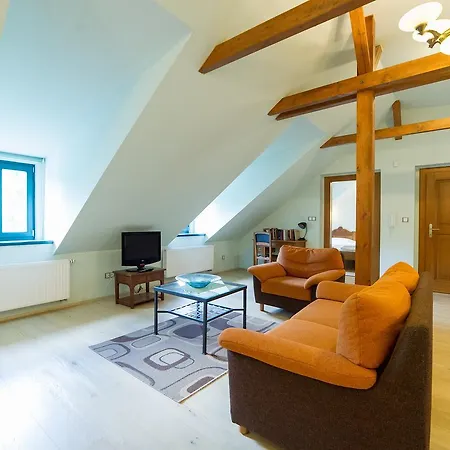 Apartment U Zvonu *