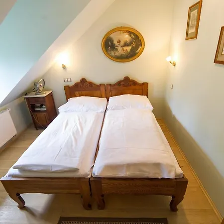 U Zvonu Apartment *