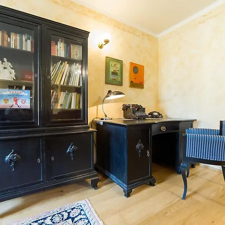 Apartment U Zvonu *