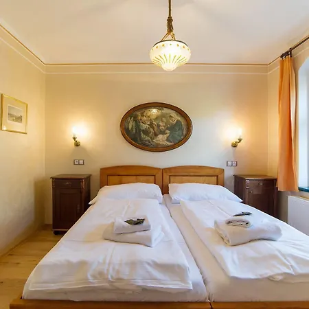 Apartment U Zvonu *